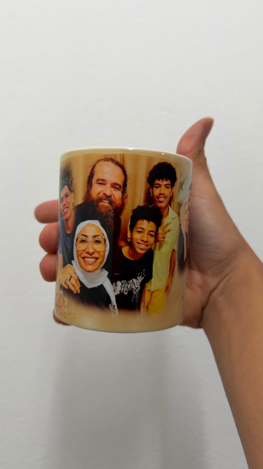 Exemplo 3 — Caneca Branca Personalizada